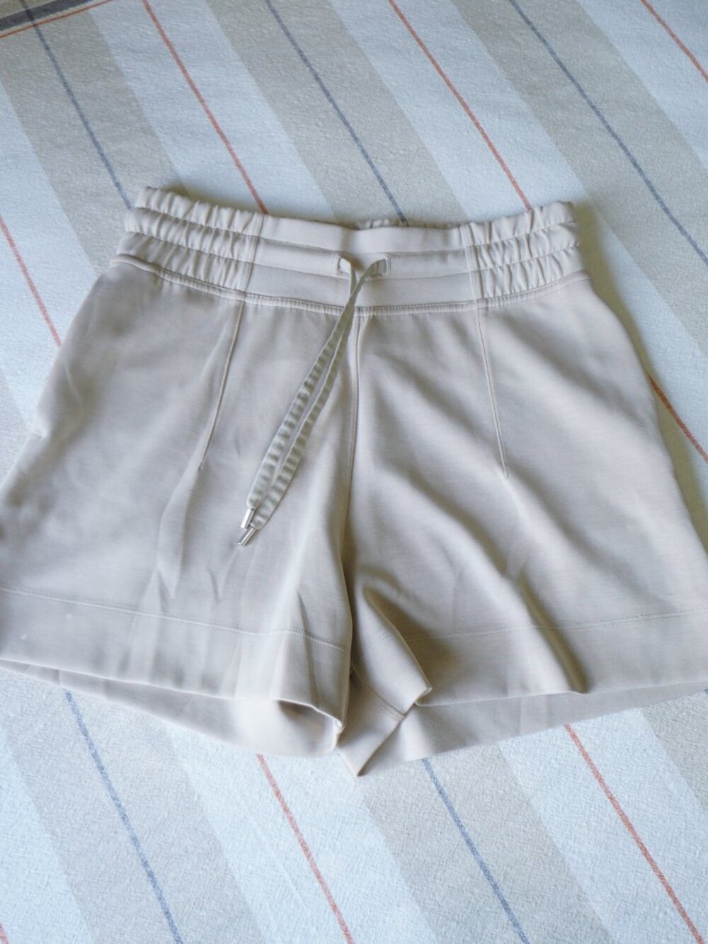 sand lululemon drawstring short